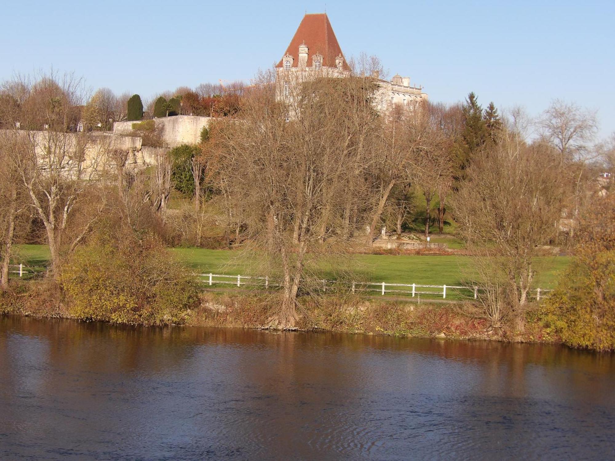 Willa Les Pilotis Du Cognac Bourg-Charente Zewnętrze zdjęcie